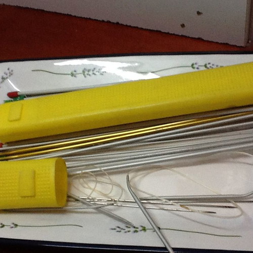Classic knitting needles set in vintage case
