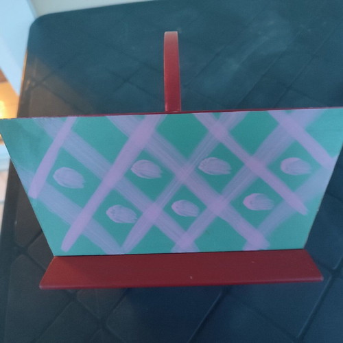 Handmade wooden basket hand-painted Hallmark like new