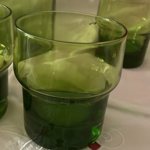 Italian set green bottle and 8 wine glasses new