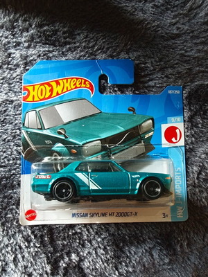Hot Wheels J Imports Nissan Skyline HT 2000GT-X car like new