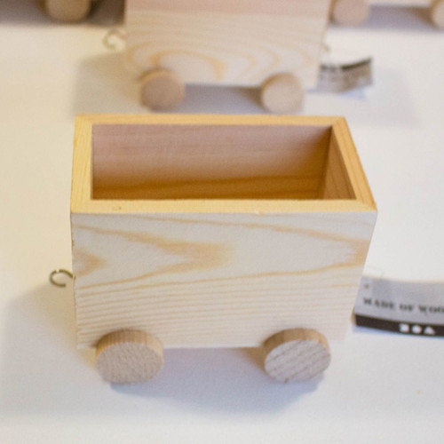 Wooden train wagons pack of 8 new