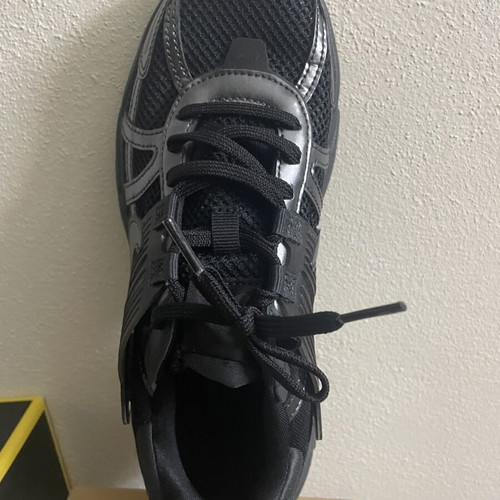 Nike athletic shoes size 39, black and grey
