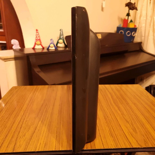 LG 22-inch 720p TV used (22LD325H) without stand