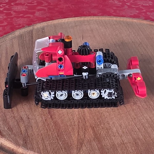 LEGO Technic Snow Groomer 42148 used, 178 pieces, retired 2024