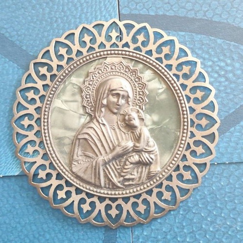 Round Virgin Mary icon used, diameter 9.5 cm