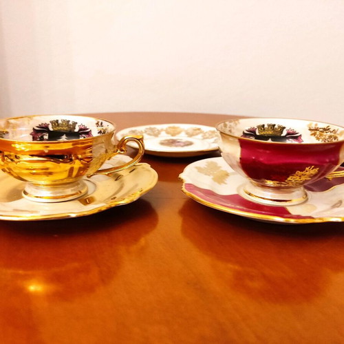 Vintage collectible cups with saucers like new, gift 3 saucers