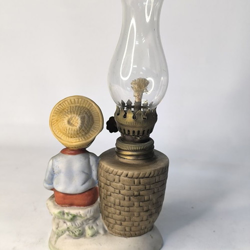 Vintage mini oil lamp with ceramic figure like new