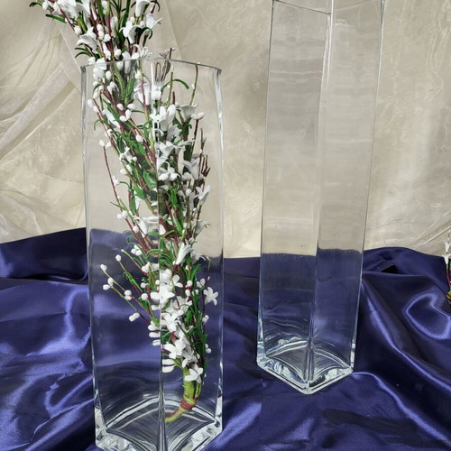 Minimal square vases set like new, clear reinforced glass