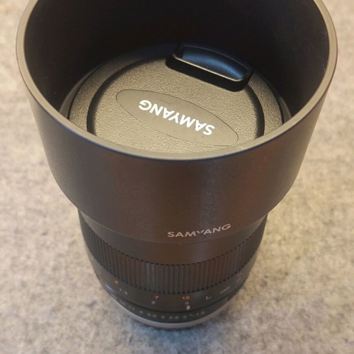 Samyang 85mm f/1.8 lens for Sony-E like new