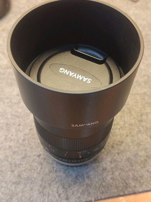Samyang 85mm f/1.8 lens for Sony-E like new