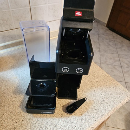Illy Iperespresso Y3.3 Black coffee machine used, capsule compatible