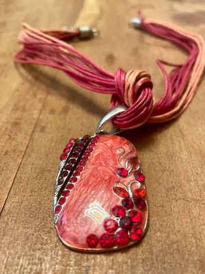 Handmade necklace with crystals origin Dubai new