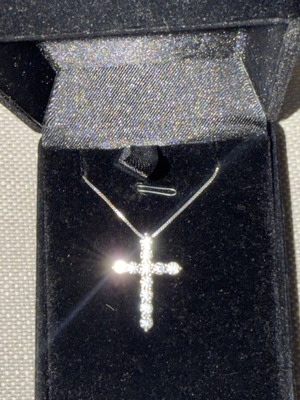 Silver Cross Necklace 925 with Moissanite, like new, 45cm box chain