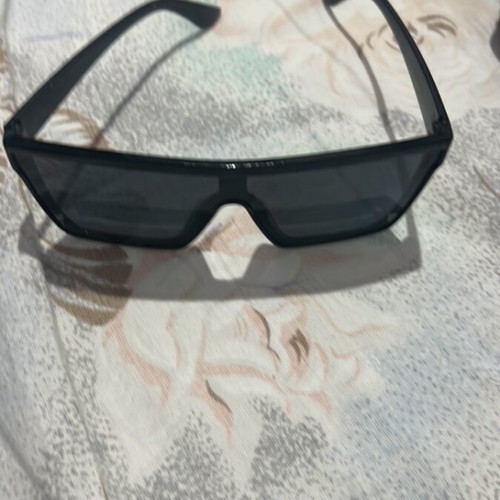 Sunglasses like new, black