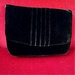  Τσαντάκι πορτοφόλι βραδινό με υφή βελουτέ μαύρο χρώμα