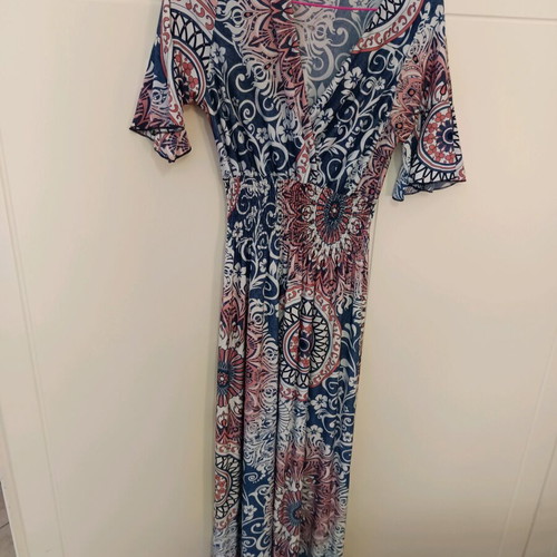 Maxi dress new with blue and pink patterns, size L
