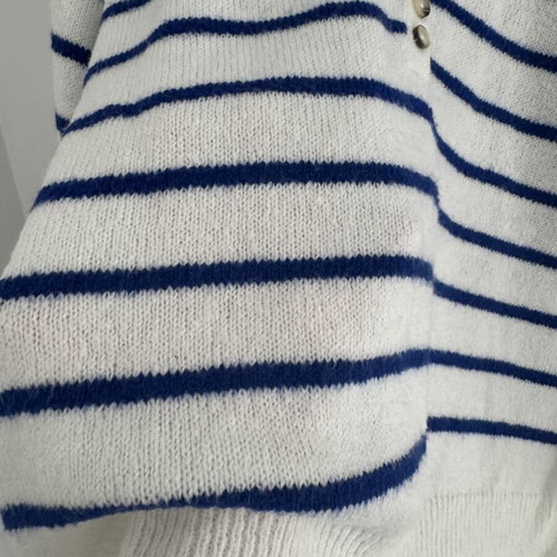 Bianco Lucci striped knit sweater one size like new, white and blue
