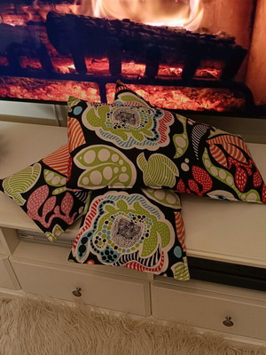 Printed pillows like new, set of 3, rectangular