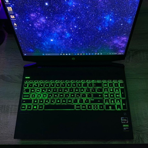HP Pavilion Gaming 15-ec1005nv laptop like new, Ryzen 5 4600H, GTX 1650 Ti, 8GB RAM, 512GB SSD