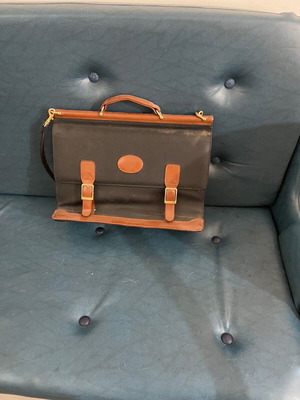 Leather shoulder bag like new, professional, black and brown
