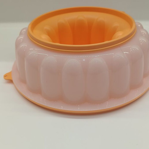 Tupperware jelly and rice mold, new