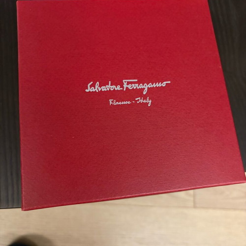 Κουτί αποθήκευσης Salvatore Ferragamo σαν καινούργιο