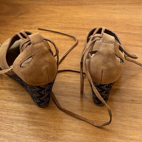 Aerosoles brown suede leather sandals like new, size 41