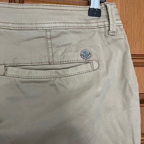 Tom Tompson Vermoyda beige shorts, size L