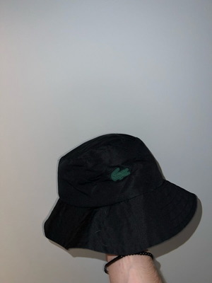 Lacoste bucket hat size M like new