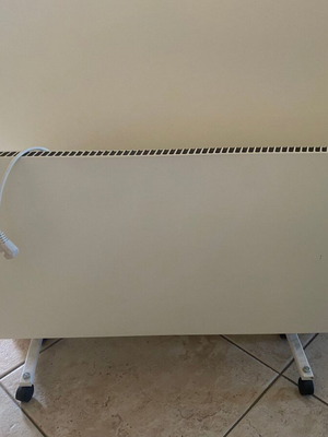 Mobile space heater 95x42 like new