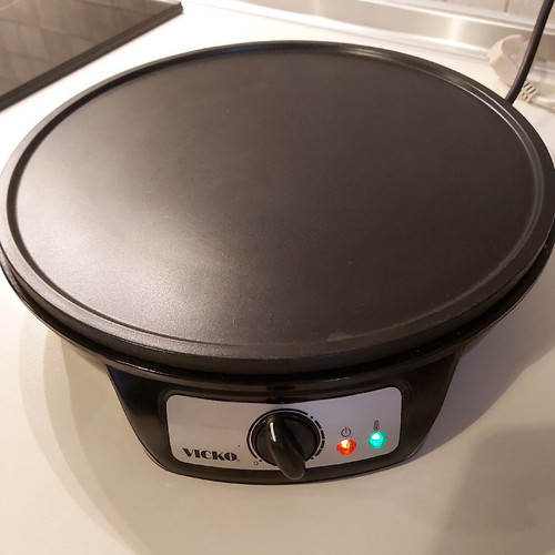 VICKO crepe maker new excellent