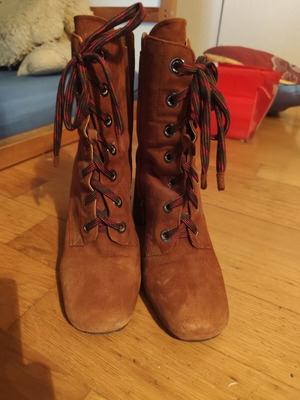 Prada combat boots like new, suede leather camel color, size 39