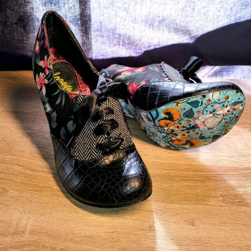 Irregular Choice shoes No. 39 vintage like new, black multicolor