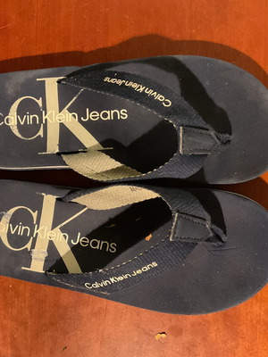 Calvin Klein flip flops used, size 33, blue
