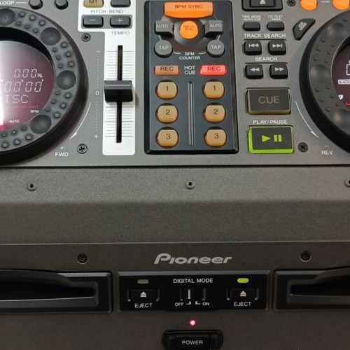 Pioneer CMX-3000 double CD player and DJM-300-S mixer like new