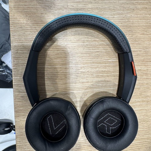 Plantronics Bluetooth headphones new, wireless