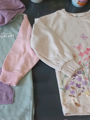 H&M tracksuits like new, pack of 2, ages 5-7, beige and blue