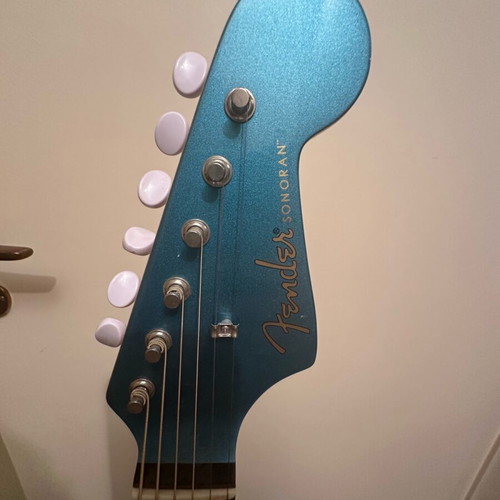 Fender Sonoran SCE Electro Acoustic Guitar like new, Lake Placid Blue