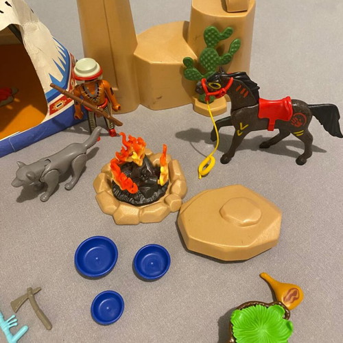 Playmobil Indian family set used with missing parts