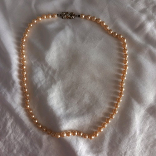 Necklace with Majorca pearls like new, 45 cm, gold color
