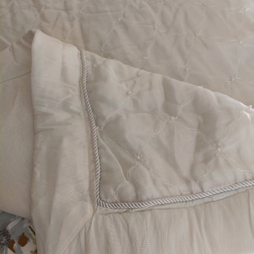 Bridal quilt set like new with quilted embroidery and pearls