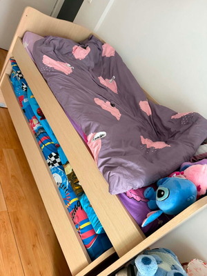 Twins bunk bed like new with mattress 1.90x2.00 m