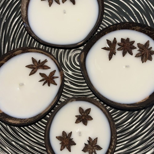 Soy wax candle with coconut scent