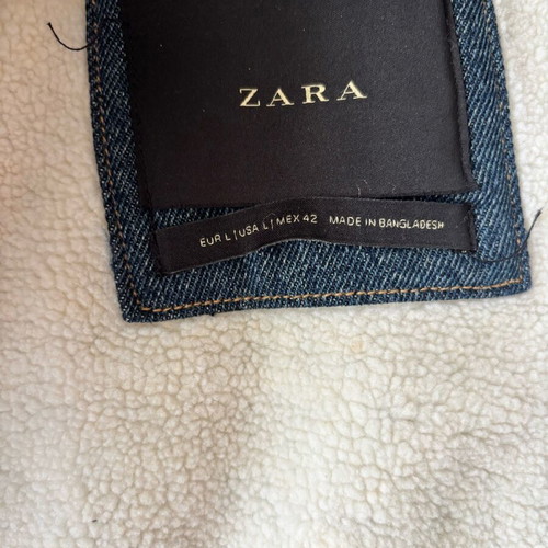 Jean jacket Zara like new, blue with fur lining