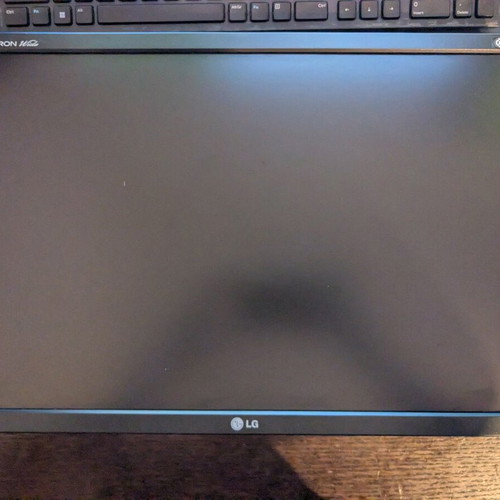 LG FLATRON L204WT monitor used for spare parts