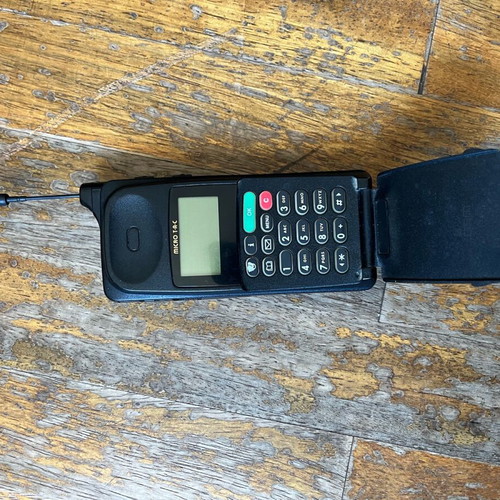 Motorola Micro T-A-C vintage mobile phone used, black