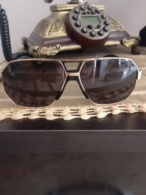 Dsquared2 sunglasses like new with case, black and gold