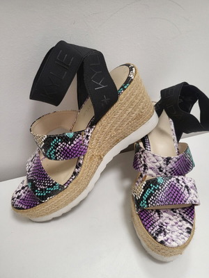 Kendall + Kylie Prim summer women's platform sandals used, animal print