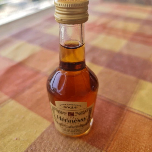Hennessy Cognac collectible miniature 0.03l like new