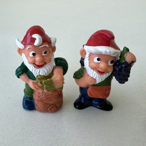 Kinder Surprise vintage collectible figures set of 5, like new